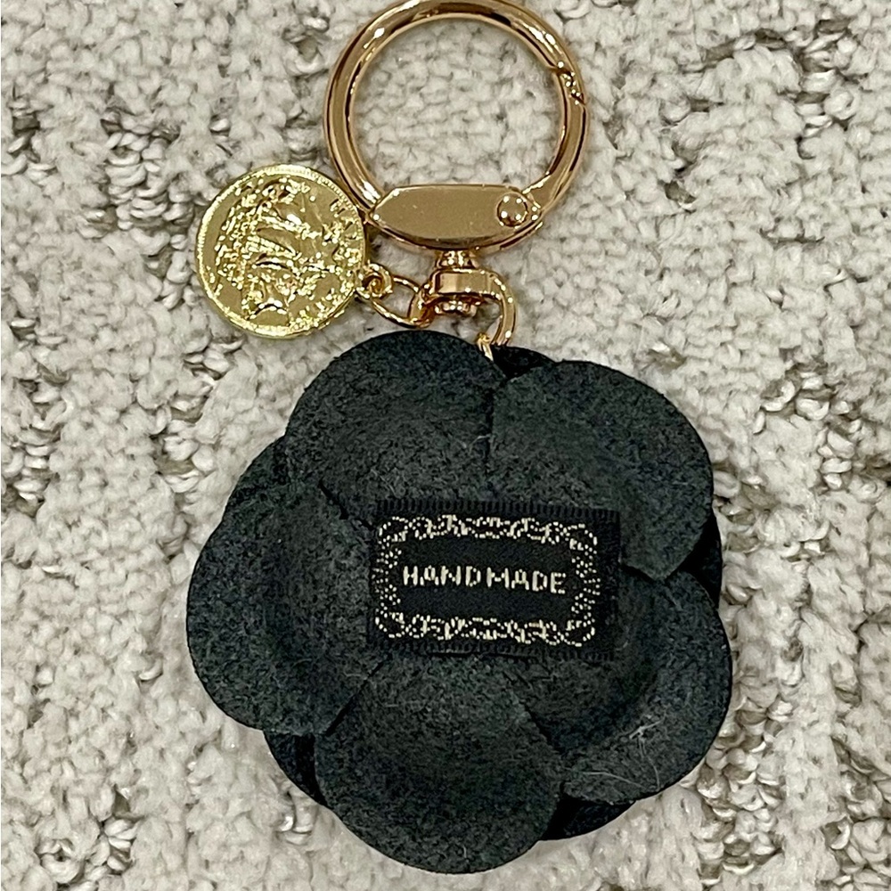 Gold-Tone Keyring with Dark Purple Leather Flower Charm - Picture 2 of 3